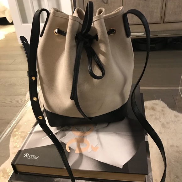 bucket bag mansur gavriel